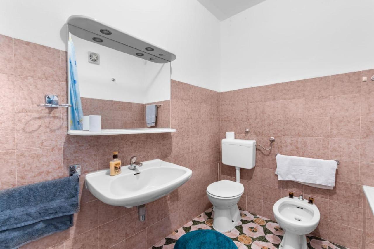 Apartmani Ella Rabac Exterior foto