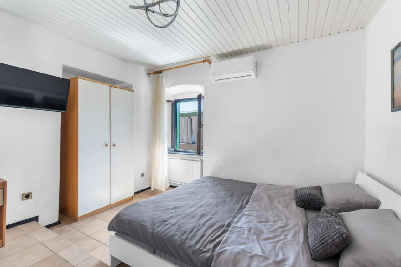 Apartmani Ella Rabac Exterior foto